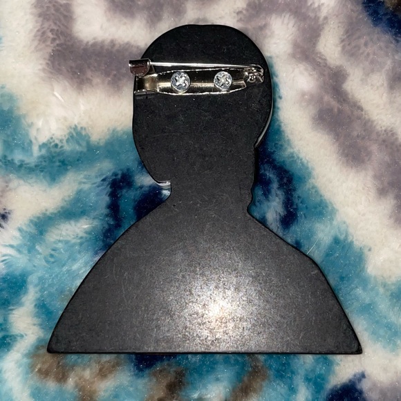 Anne Boleyn Fashion Pin - Picture 2 of 2